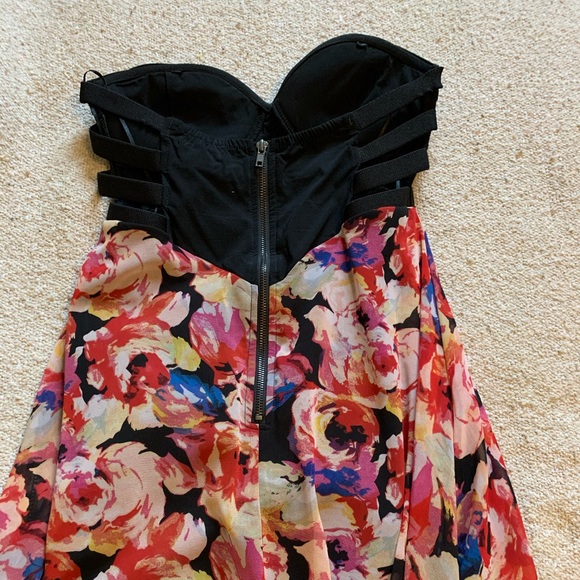 Summer dress - Picture 2 of 2